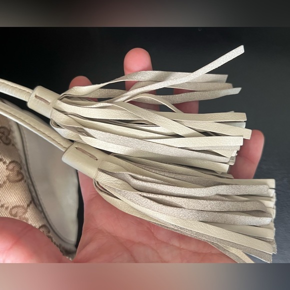 Gucci GG Mono beige / brown shoulder bag with tassels - Picture 6 of 12